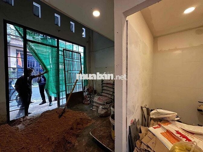Cho Thuê Kiot HXH 10M , Ngay Thân Nhân Trung , Etown Cộng Hoà ,