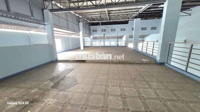 KHO XƯỞNG NỀN GẠCH MEN DTSD 425 GIÁ 30 TRIỆU BAO THUẾ