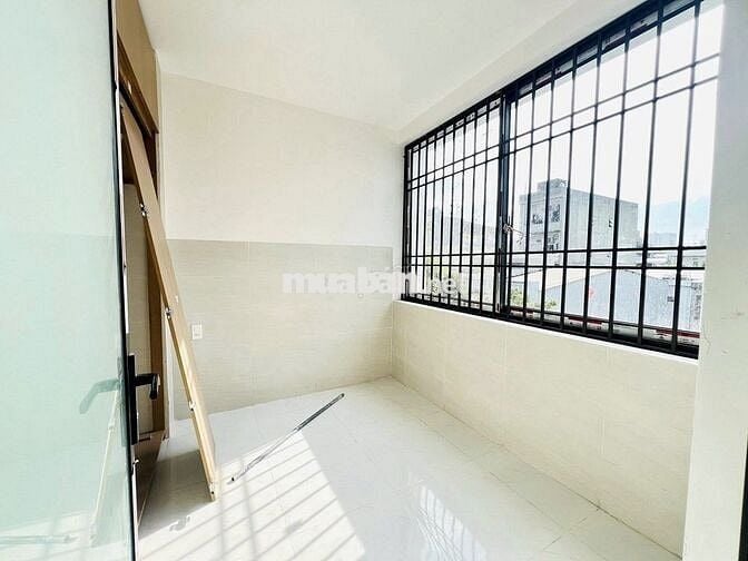 CHO THUÊ CĂN HỘ MỚI 100% FULL NỘI THẤT CÓ BAN CÔNG NGAY TRUNG TÂM