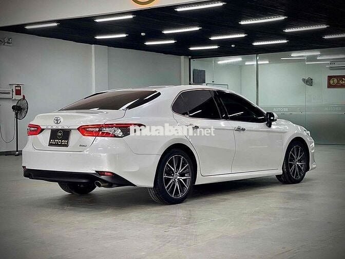 🚘 Toyota Camry 2.0Q 2022 - đăng ký lần đầu 12/2022