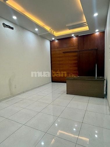 Cho thuê nhà mặt tiền Lạc Long Quân, P.5, Q.11 giá 40tr