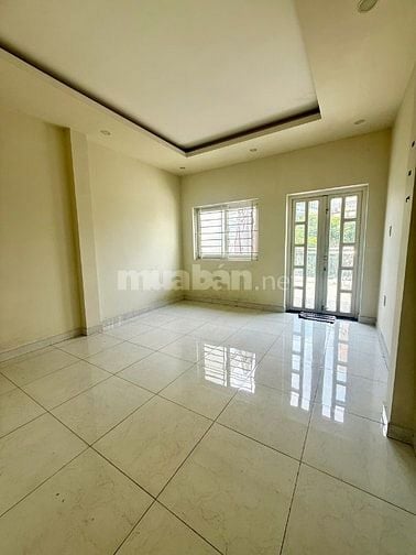 Cho thuê nhà mặt tiền Lạc Long Quân, P.5, Q.11 giá 40tr