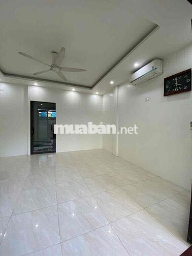 Mặt bằng kinh doanh 35m2 - Đặng Tiến Đông, Đống Đa
