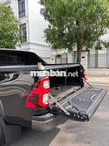 Bán Toyota Hilux 2021 Adventure 2.8 AT 4X4 Đen