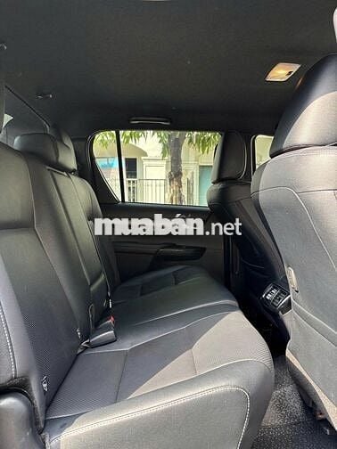 Bán Toyota Hilux 2021 Adventure 2.8 AT 4X4 Đen