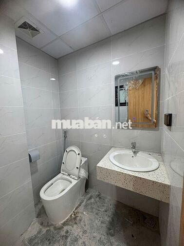 Mặt phố Đê La Thành cạnh Kim Mã, Mặt tiền 5m, DT 100m x 8 tầng, có hầm