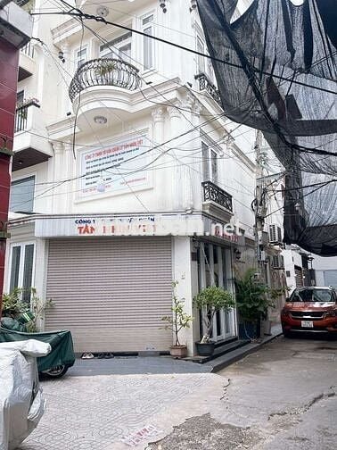 Nhà C4 gần chợ Xóm Mới – 2PN, sân đậu ô tô – giá tốt Gò Vấp