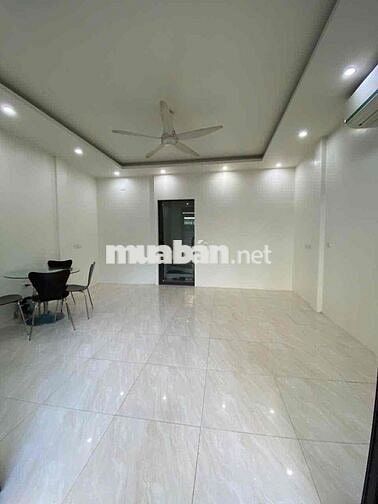 Mặt bằng kinh doanh 35m2 - Đặng Tiến Đông, Đống Đa