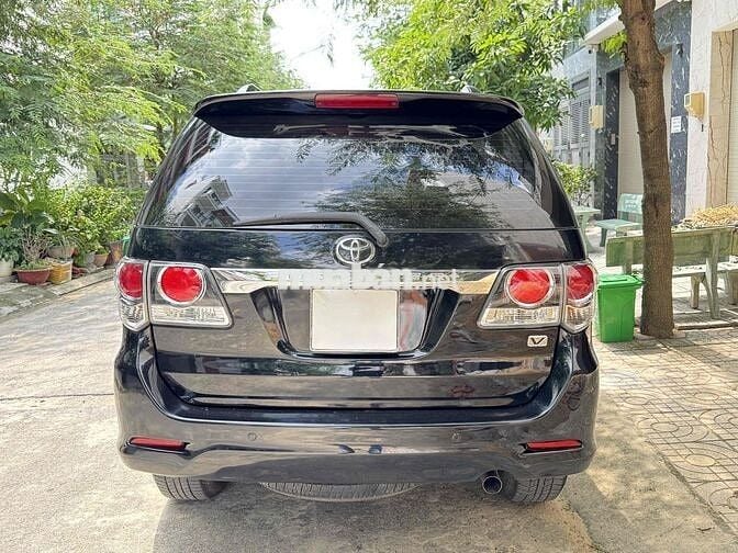 Toyota Fortuner 2015 2.7V 4x2 AT - 105000 km