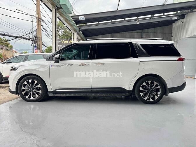Kia Carnival 2024 2.2D Signature  - 59000 km
