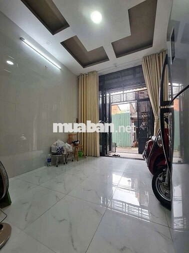 NHÀ 2 LẦU SÂN THƯỢNG 2PN CÓ MÁY LẠNH
