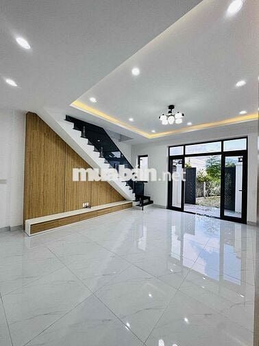 Bán nhà 1 trệt 1 lầu Trung tâm thị trấn Diên Khánh