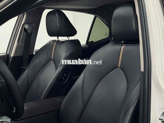 🚘 Toyota Camry 2.0Q 2022 - đăng ký lần đầu 12/2022
