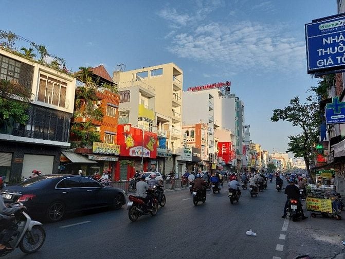 Nhà cạnh trường học Dương Bá Trạc kinh doanh mọi ngành nghề