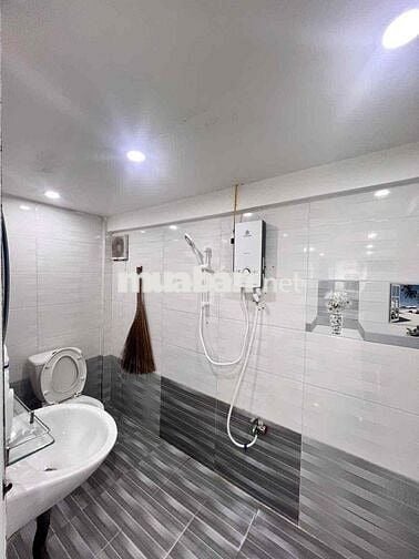 Nhà Trệt Lửng Sau Lưng Vincom Hùng Vương