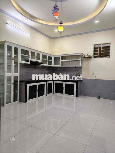 Chính chủ gửi Gần sân vận động Dĩ An vị trí trung tâm phố xá