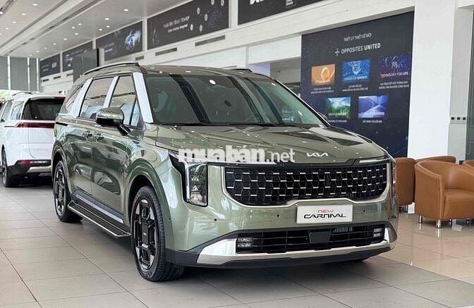 Kia Carnival 8 Ghế Tặng 01 năm Bảo hiểm + Voucher