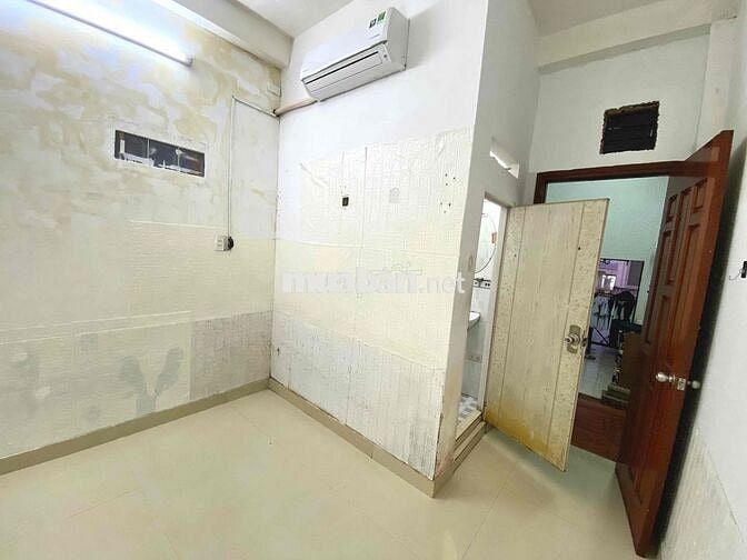 140 Nguyễn Lâm có 01 Phòng trọ ( có máy lạnh)