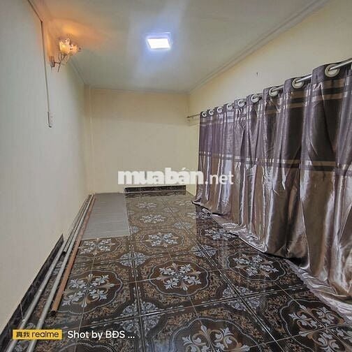 Nhà 1trệt 1lửng có 2PN, 2Wc 1máy lạnh Mới Tinh HBP 8triệu