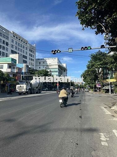 CHO THUÊ NGUYÊN CĂN MẶT TIỀN ĐƯỜNG CÁCH MẠNG THÁNG TÁM.