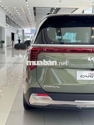 Kia Carnival 8 Ghế Tặng 01 năm Bảo hiểm + Voucher