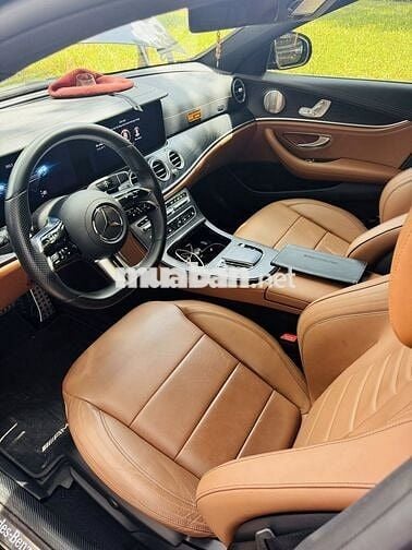 Cực phẩm siêu lướt E300 AMG Model 2022 - 2 vạn