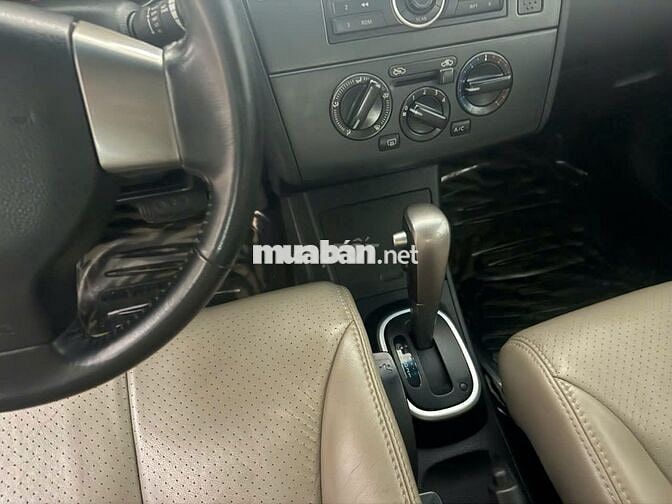 Ô tô Nissan Tiida nhập Nhật 2007 số tự động