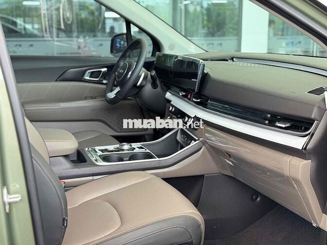 Kia Carnival 8 Ghế Tặng 01 năm Bảo hiểm + Voucher