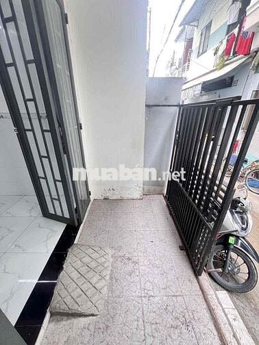 Nhà Trệt Lửng Sau Lưng Vincom Hùng Vương