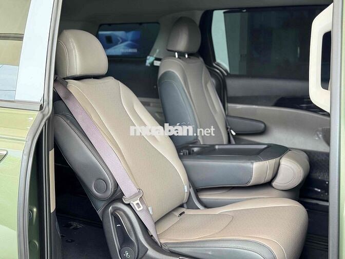Kia Carnival 8 Ghế Tặng 01 năm Bảo hiểm + Voucher