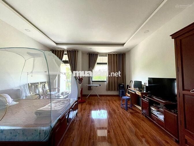 Nhà phố 5x22m Hầm 4 tầng (4PN 5WC), sẵn nội thất ở máy lạnh. Giá 35 tr