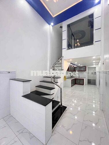 Nhà Trệt Lửng Sau Lưng Vincom Hùng Vương