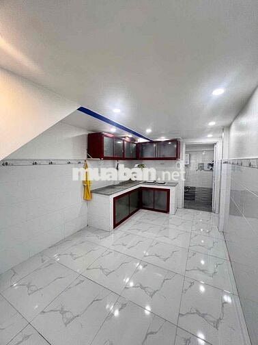Nhà Trệt Lửng Sau Lưng Vincom Hùng Vương