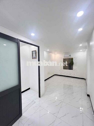 Nhà Trệt Lửng Sau Lưng Vincom Hùng Vương