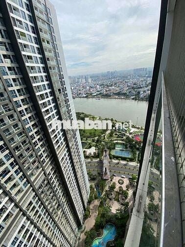 Cần thuê căn hộ Vinhomes Central Park ( căn hộ 3 phòng ngủ )