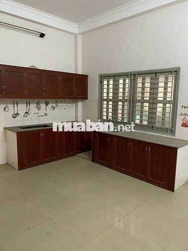 Bán nhà mặt quận 8. Nhà đối diện công viên, đất vuông vức (5m x 16m)