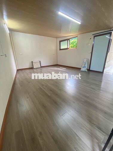 Cần Bán căn hộ cc Xuân La , Tây Hồ quanh năm ko lo nước ngập đến nhà .
