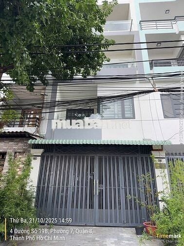 Bán nhà mặt quận 8. Nhà đối diện công viên, đất vuông vức (5m x 16m)