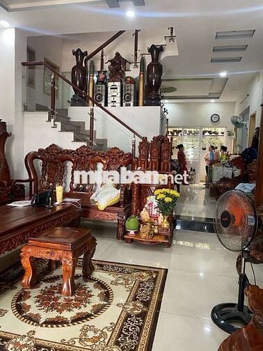 NHÀ 3 LẦU XE HƠI  – ĐÀO TÔNG NGUYÊN – THỊ TRẤN NHÀ BÈ