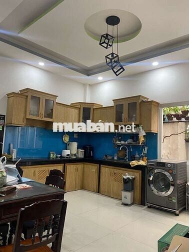 NHÀ 3 LẦU XE HƠI  – ĐÀO TÔNG NGUYÊN – THỊ TRẤN NHÀ BÈ