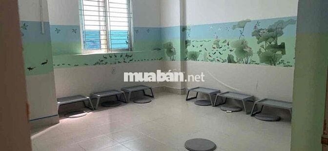 Cho thuê nhà nguyên căn 10x11m _ 1 trệt 2 lầu _ Hẻm đường CMT8