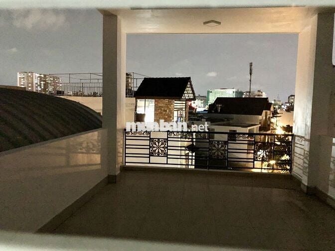 Phòng sạch đẹp giáp Q10, gần vòng xoay Lê Đại Hành