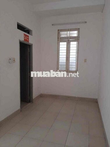 Cho thuê nhà nguyên căn 10x11m _ 1 trệt 2 lầu _ Hẻm đường CMT8
