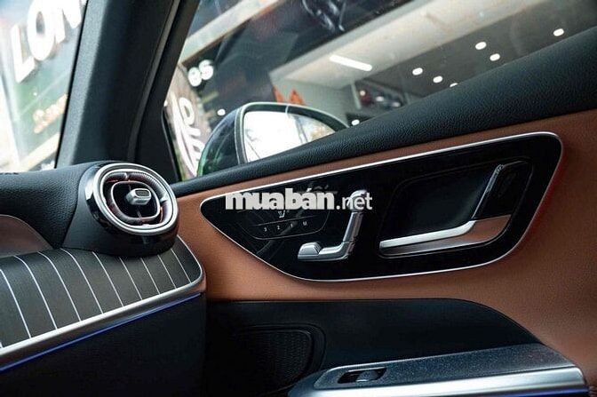 LONG ANH AUTO về Mercedes GLC200 4Matic 2023