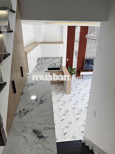 Nhà 1 trệt 1 lầu sau lưng Nguyễn Công Bình