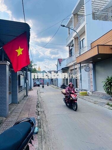 Đất mặt tiền Nguyễn Sáng trung tâm p5 có 2 nền liền