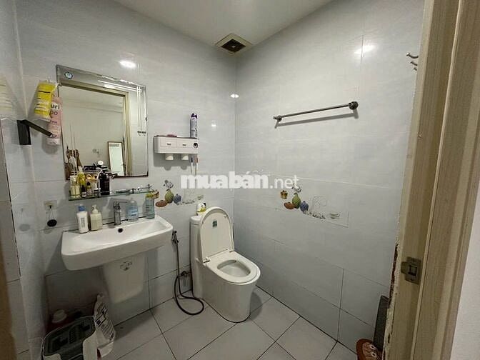 nhà 54m2 cấp 4 - hẻm 8m đi 100m tới trường và chợ đi 1km tới aeon mall