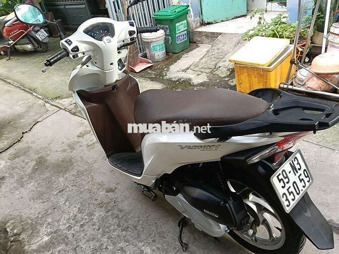 Xe Vision màu trắng của Honda sản xuất
