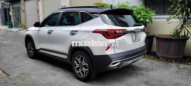 Kia Seltos 2022 Premium 1.4 AT - 34000 km
