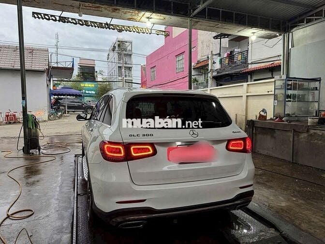 Mercedes-Benz GLC 300 4Matic trắng 2021- 38000 km